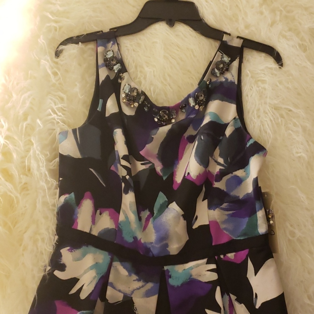 Gorgeous NWT ELISA J dress w/statement neckline